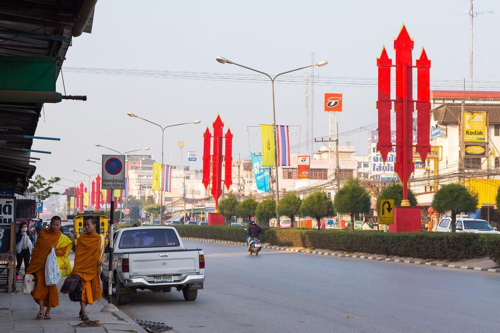 Khunyuw Hotel Fang Экстерьер фото